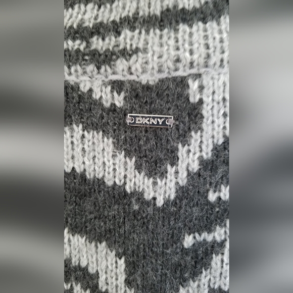 DKNY Zebra Print Turtleneck Sweater Grey /Graphite S - Picture 12 of 12